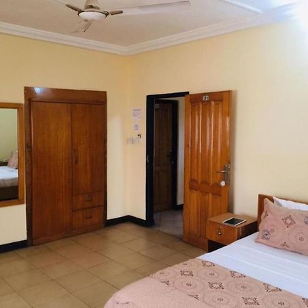 Room In Bb - Double Room With Garden View In Akkra Exterior foto